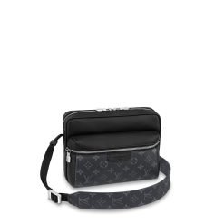 LV MESSENGER BAG BLACK